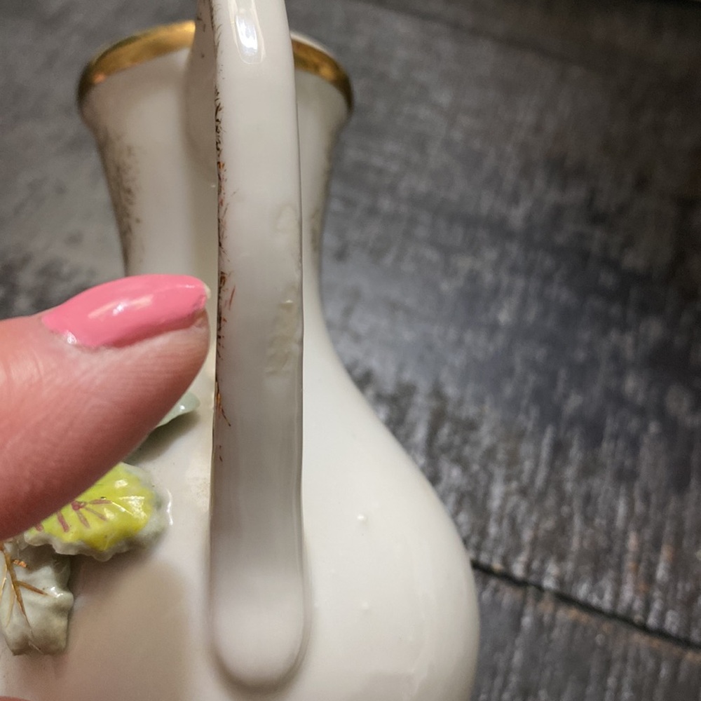 Vintage Porcelain Floral Pitcher Vase with Gold Trim - Japan Label! - Picture 5 of 7